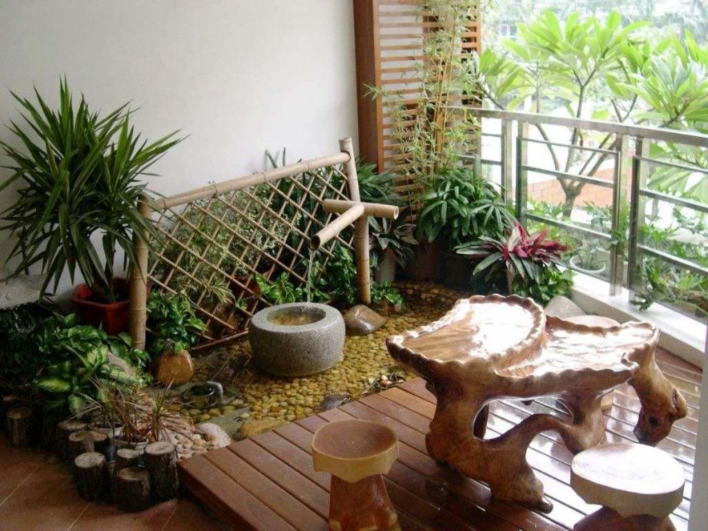 trang-tri-ban-cong